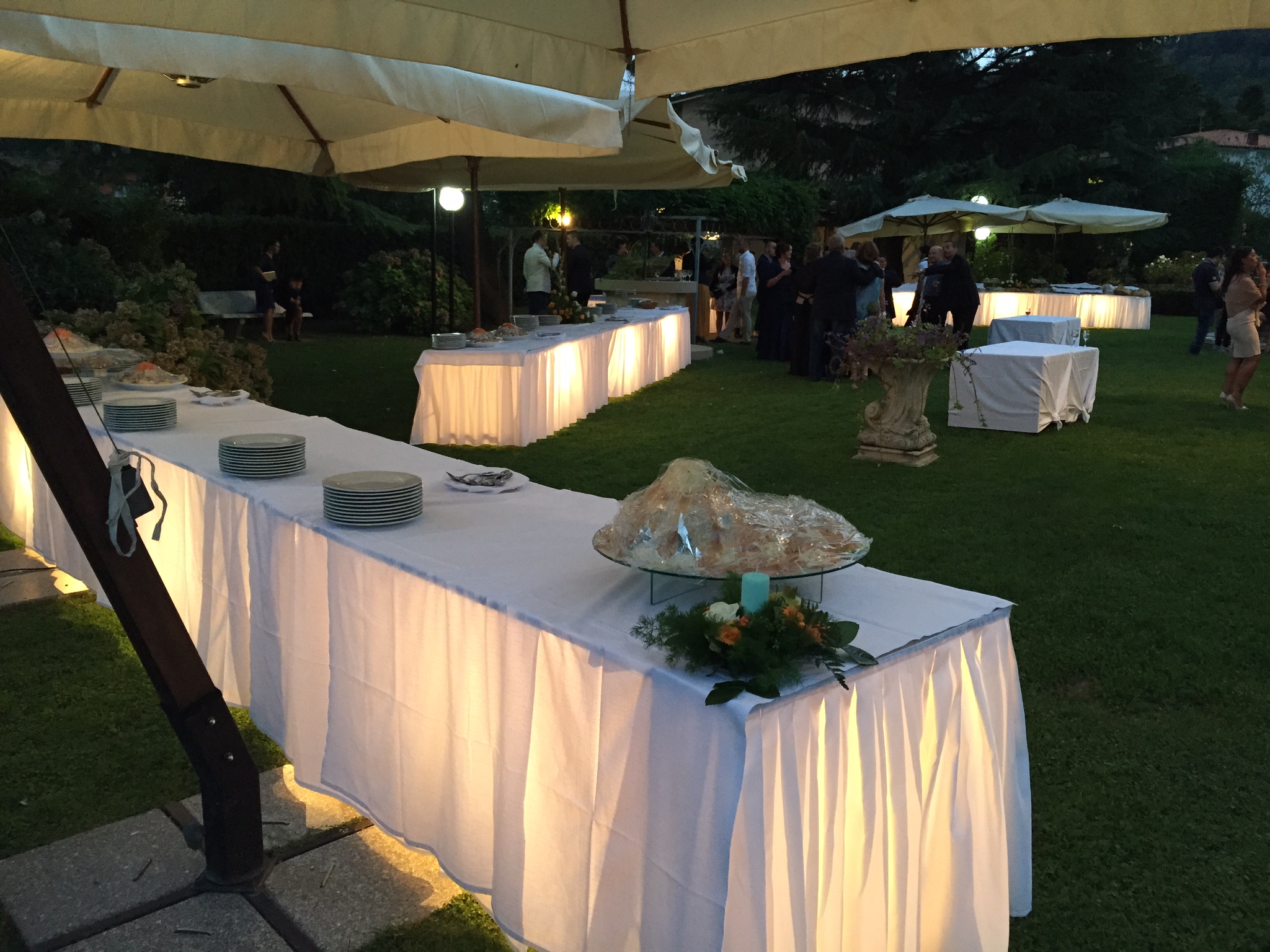 Buffet in giardino